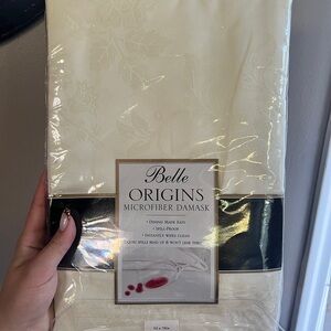 Belle ORIGINS MICROFIBER DAMASK Oblong 52” x 70” seats 4-6 Ivory Tablecloth